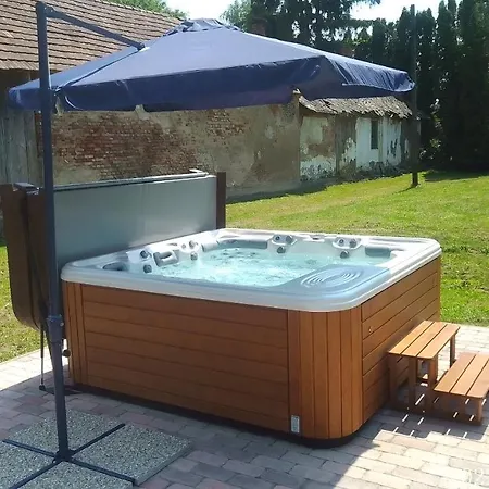 Almafas Apartmanhaz Orseg Apartment *