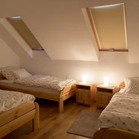Apartment Almafas Apartmanhaz Orseg Kerkakutas