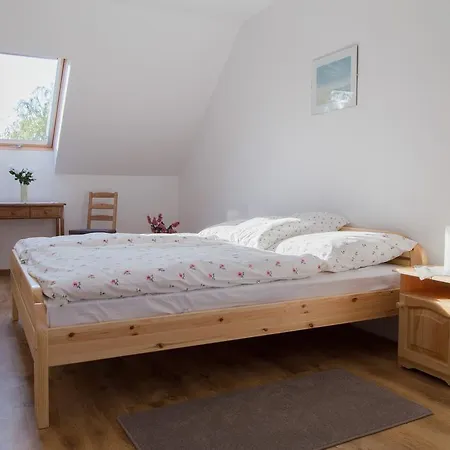 Almafas Apartmanhaz Orseg Kerkakutas