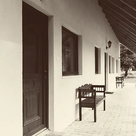 Almafas Apartmanhaz Orseg