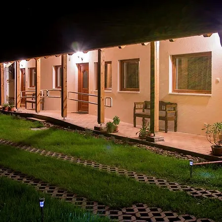 Almafas Apartmanhaz Orseg Apartment