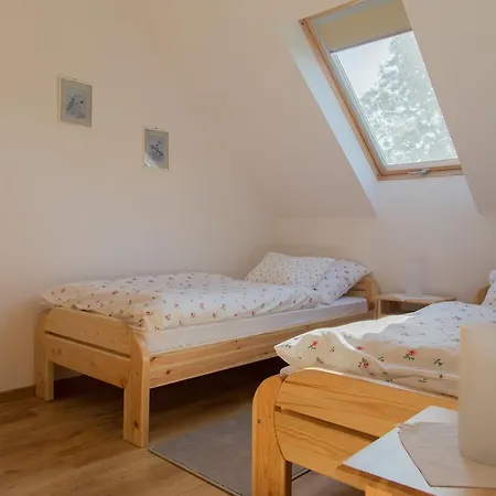Almafas Apartmanhaz Orseg *