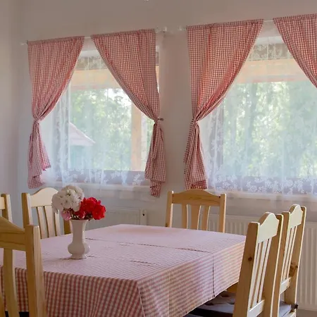 Apartment Almafas Apartmanhaz Orseg *