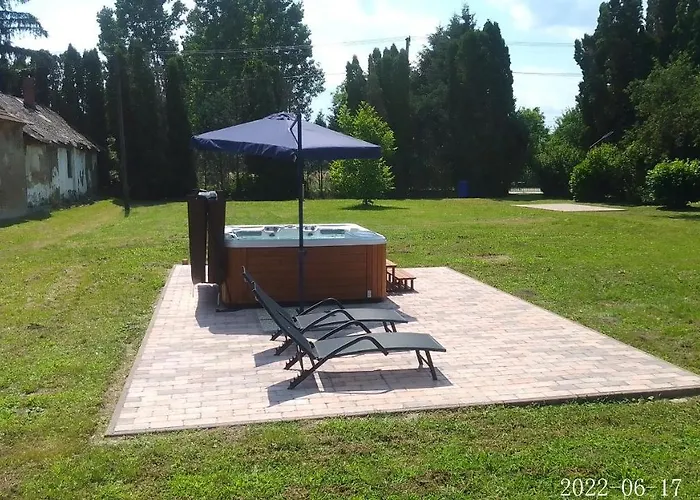 Almafas Jakuzzis Apartmanhaz Orseg 公寓 *