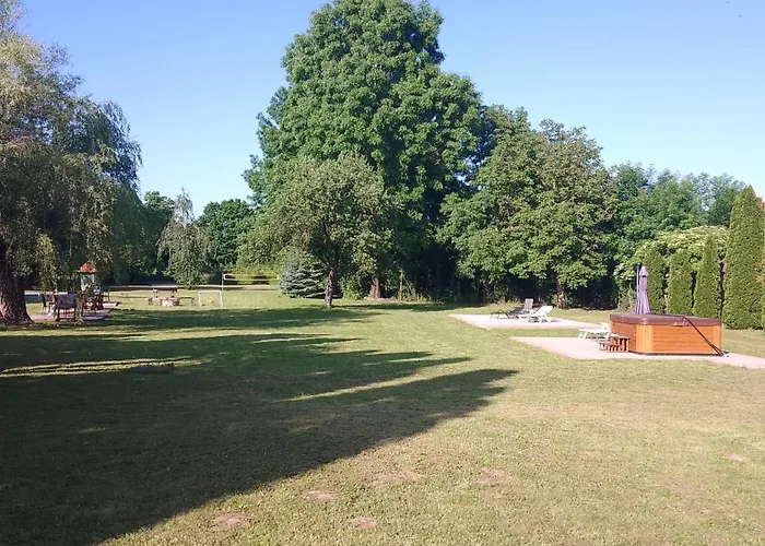 Almafas Jakuzzis Apartmanhaz Orseg 公寓 Kerkakutas