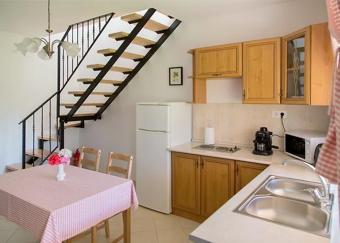 Daire Almafas Jakuzzis Apartmanhaz Orseg *