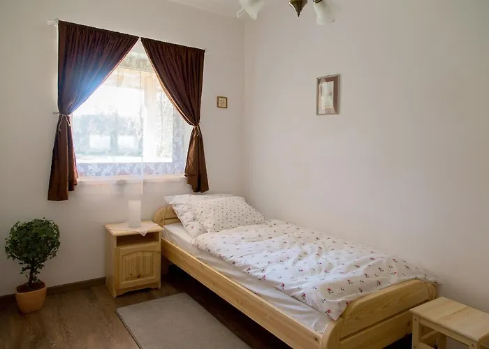 Daire Almafas Jakuzzis Apartmanhaz Orseg